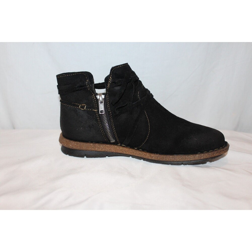 Born Tarklin Boots Women's Black Suede Comfort Distressed Ankle Booties Zip 9 - Picture 4 of 7